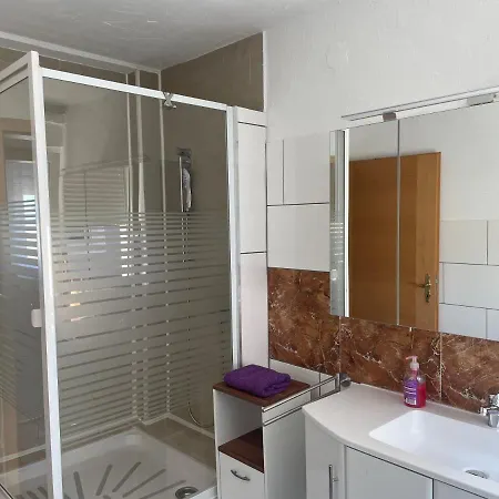 Apartman Mit Schlafzimmer *